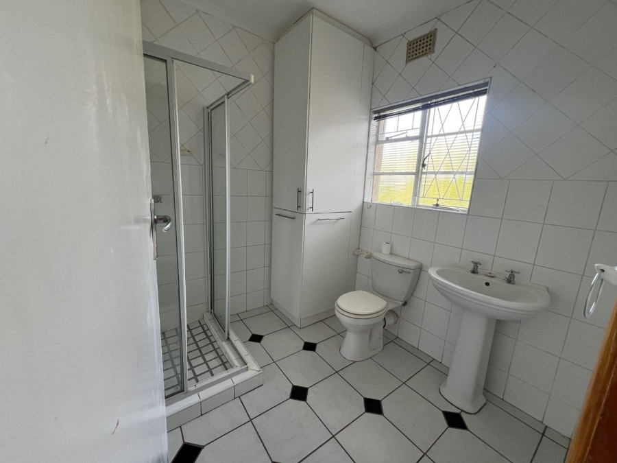 To Let 2 Bedroom Property for Rent in Park Drive Eastern Cape